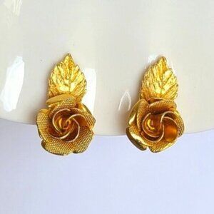 Vintage Retro Coro Clip On Gold Tone Metal Gilded Rose Flower Earrings